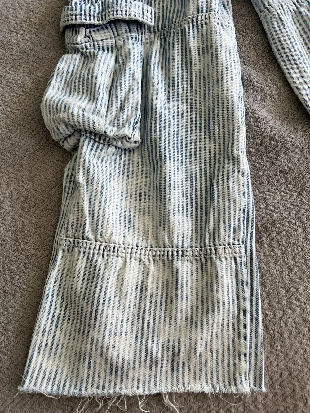 Wild Fable Blue & White Striped Mid Rise Baggy Cargo Jeans Size 2 R